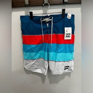 NWT - men’s billabong surf shorts - size 34